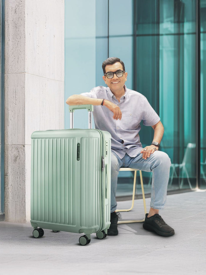 Sanjeev Kapoor by Classic Essential TravSafe Cabin Luggage Lightweight Travel Suitcase with TSA Lock, 360° Spinner Wheels, Divider Panel, Spacious Interior, 8 Double Wheels-Pista